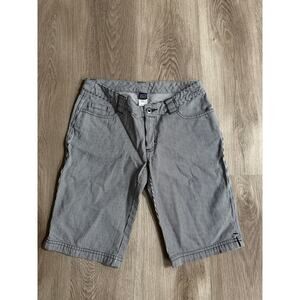 Patagonia 100% Organic Cotton Bermuda Shorts Womens size 0, Blue White Striped